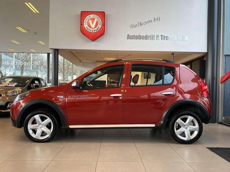 Occasion Dacia Sandero Stepway 105 PK (77 kW) 2012 Rood Hatchback