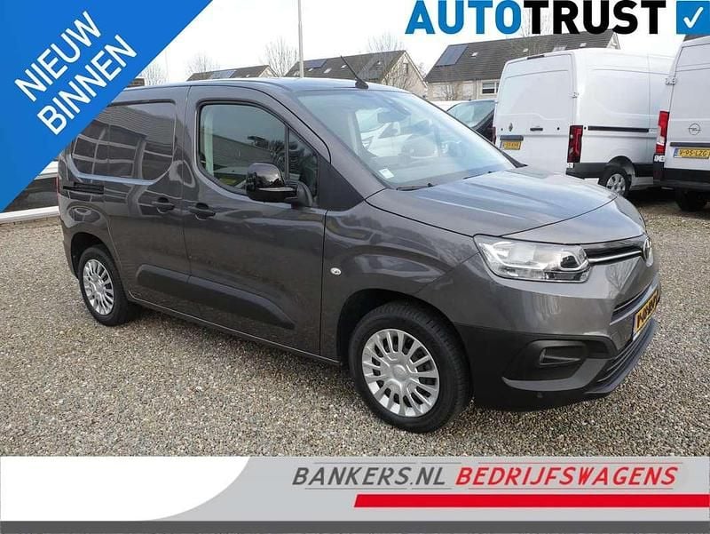Grijs Occasion 2023 Toyota Proace City City MPV | € 14.950 (Goede deal) - Afbeelding 1/4