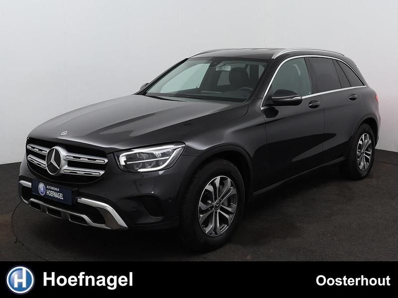 Grijs, metallic lak Gebruikt 2019 Mercedes GLC200 Business SUV | € 30.450 (Goede deal) - Afbeelding 1/4