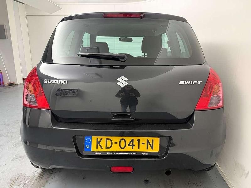Occasion Suzuki Swift 93 PK (68 kW) 2010 Zwart Hatchback