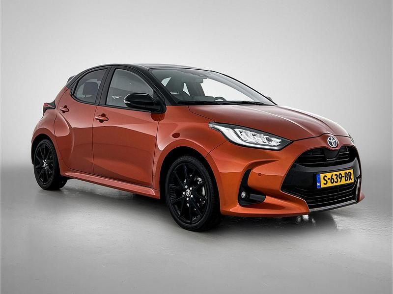 Occasion Toyota Yaris Hybrid Executive 116 PK (85 kW) 2023 Oranje Hatchback