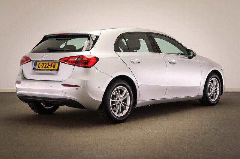 Grijs Gebruikt 2021 Mercedes A180 Premium Hatchback | € 23.400 (Super prijs) - Afbeelding 1/3
