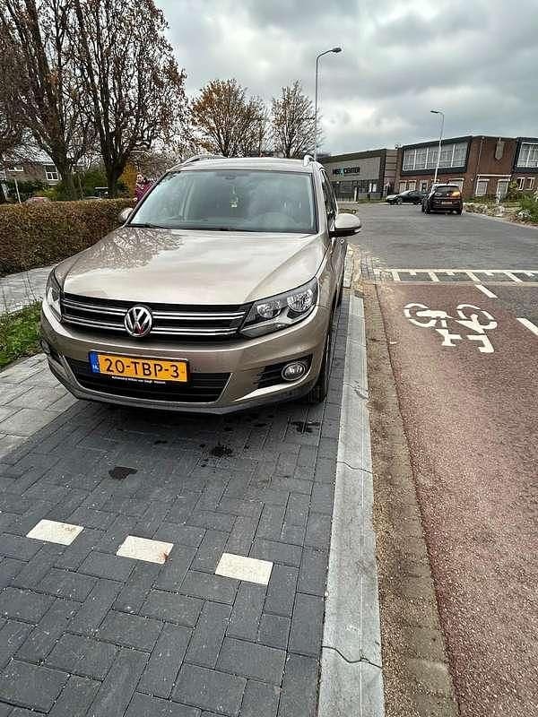 Beige Occasion 2012 VW Tiguan Sport SUV | € 8.500 (Goede deal) - Afbeelding 1/4