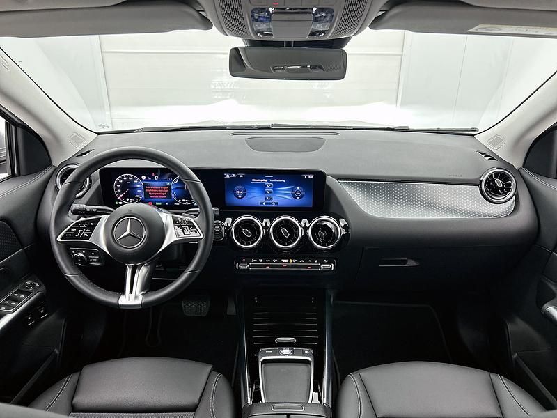 Occasion Mercedes GLA250 Business 313 PK (230 kW) 2023 Grijs metallic SUV