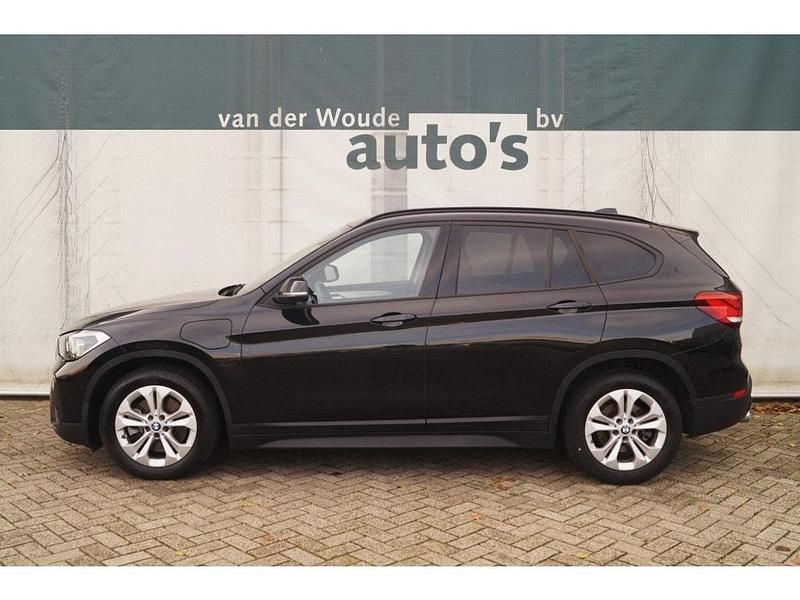 Zwart Gebruikt 2020 BMW X1 Executive SUV | € 21.900 (Goede deal) - Afbeelding 1/4