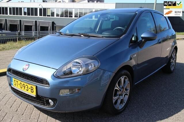 Blauw Gebruikt 2018 Fiat Punto Evo Hatchback | € 4.495 (Eerlijke prijs) - Afbeelding 1/4