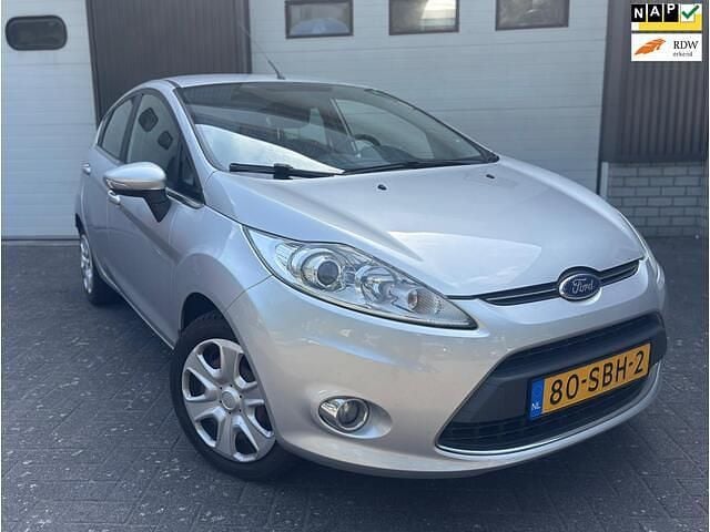 Grijs Gebruikt 2011 Ford Fiesta Titanium Hatchback | € 6.250 (Eerlijke prijs) - Afbeelding 1/4
