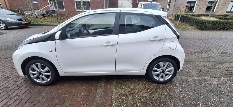 Occasion Toyota Aygo X-play 69 PK (50 kW) 2014 Wit Hatchback