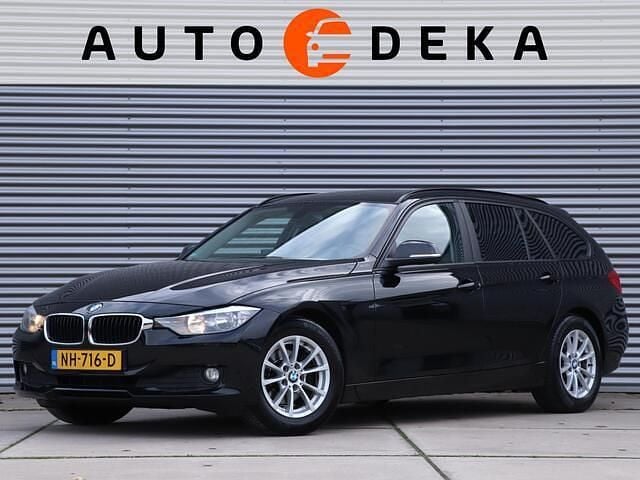 Zwart Gebruikt 2013 BMW 318 Executive Stationwagen | € 7.950 (Eerlijke prijs) - Afbeelding 1/4