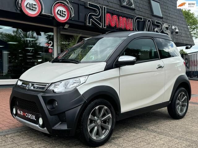 N.v.t. Gebruikt 2018 Aixam Crossline Hatchback | € 11.995 - Afbeelding 1/4