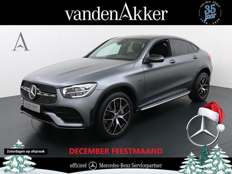Grijs Gebruikt 2021 Mercedes GLC300e AMG Coupé | € 49.850 (Eerlijke prijs) - Afbeelding 1/4