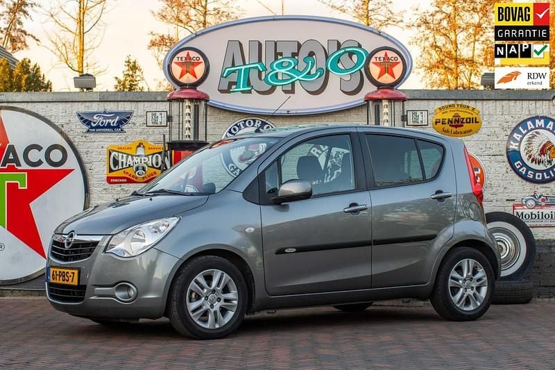 Grijs (metallic) Gebruikt 2011 Opel Agila Edition Hatchback | € 8.450 (Eerlijke prijs) - Afbeelding 1/4
