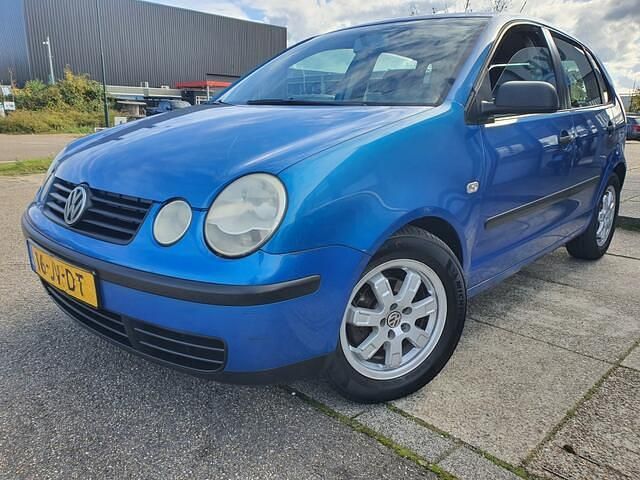 Blauw Occasion 2002 VW Polo Hatchback | € 750 (Goede deal) - Afbeelding 1/4
