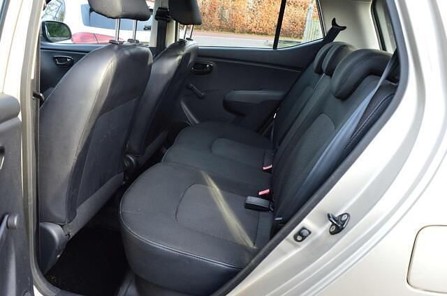 Occasion Hyundai i10 69 PK (50 kW) 2012 Beige Hatchback