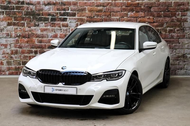 Wit Occasion 2021 BMW 320 Executive Sedan | € 30.945 (Eerlijke prijs) - Afbeelding 1/4