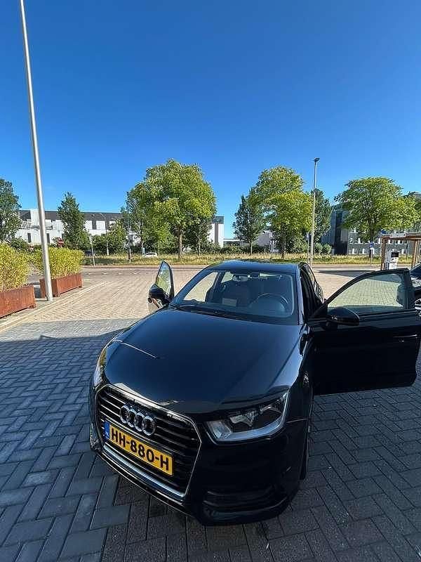 Zwart Gebruikt 2015 Audi A1 Hatchback | € 8.950 (Goede deal) - Afbeelding 1/4