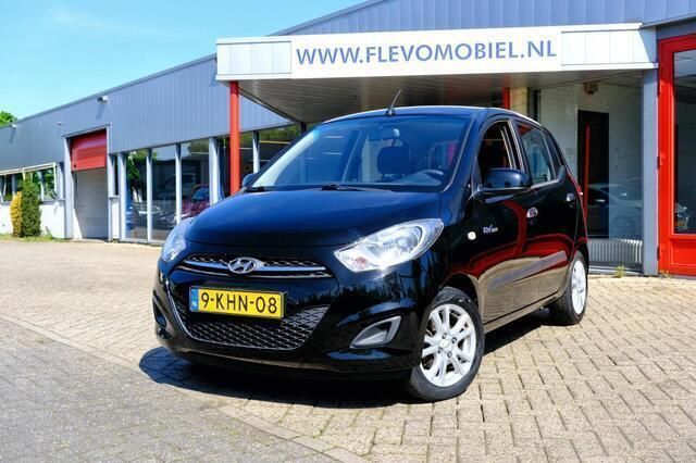Zwart, metallic lak Gebruikt 2013 Hyundai i10 Hatchback | € 4.750 (Eerlijke prijs) - Afbeelding 1/4