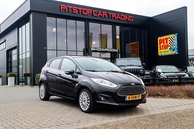 Occasion Ford Fiesta Titanium 101 PK (74 kW) 2013 Zwart Hatchback