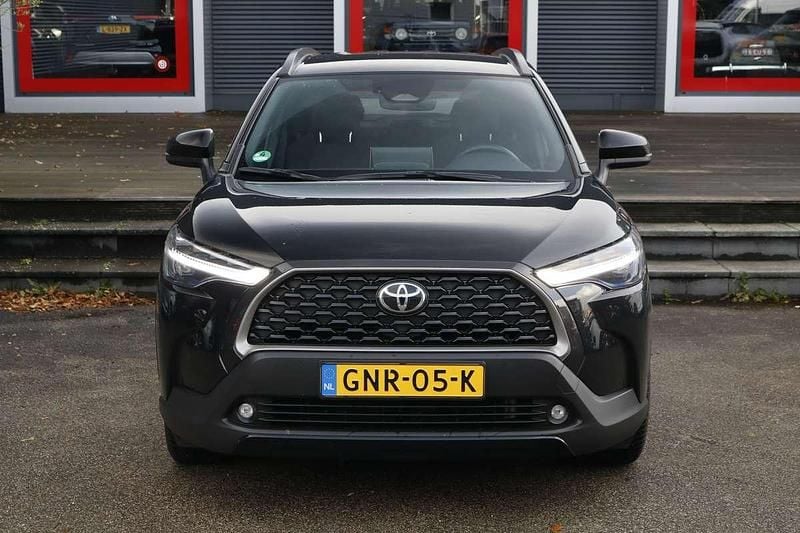 Zwart Gebruikt 2024 Toyota Corolla Cross Style SUV | € 33.950 - Afbeelding 1/4