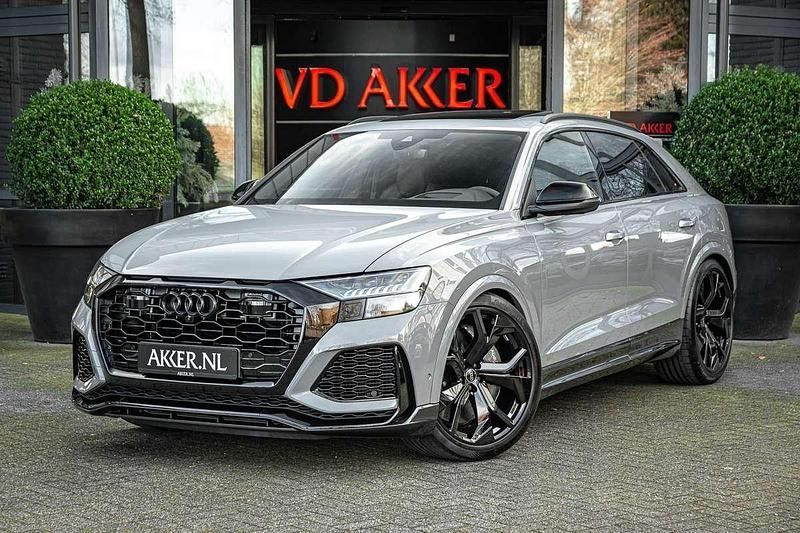 Grijs Gebruikt 2023 Audi RS Q8 Comfort SUV | € 167.450 (Iets duurder) - Afbeelding 1/4