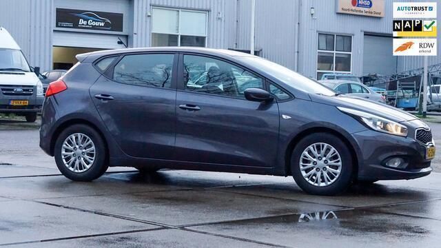 Grijs Gebruikt 2014 Kia Ceed Hatchback | € 9.799 (Iets duurder) - Afbeelding 1/4