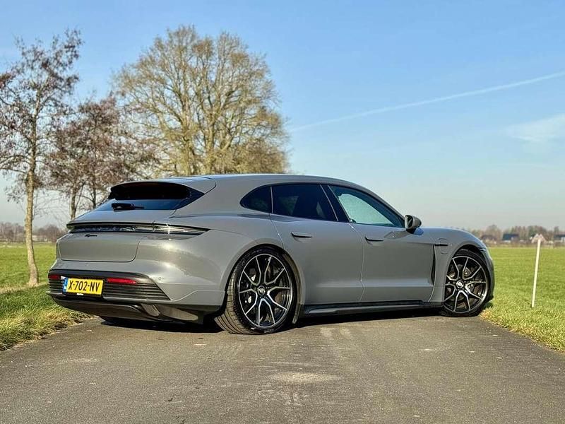 Occasion Porsche Taycan Sport Turismo 300 kW (408 PK) 2024 Grijs Stationwagen