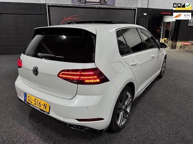 Wit Gebruikt 2018 VW Golf VII Highline Hatchback | € 17.950 (Eerlijke prijs) - Afbeelding 1/4