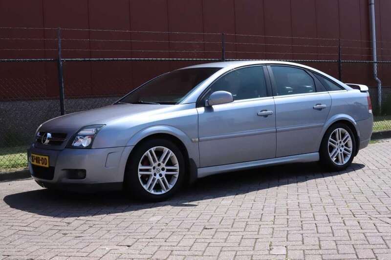 Grijs Gebruikt 2004 Opel Vectra GTS Elegance Hatchback | € 1.299 (Super prijs) - Afbeelding 1/4
