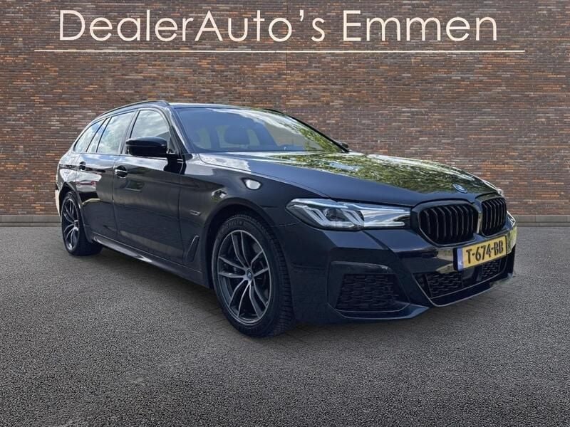 Zwart Gebruikt 2023 BMW 530 Stationwagen | € 42.999 (Eerlijke prijs) - Afbeelding 1/4