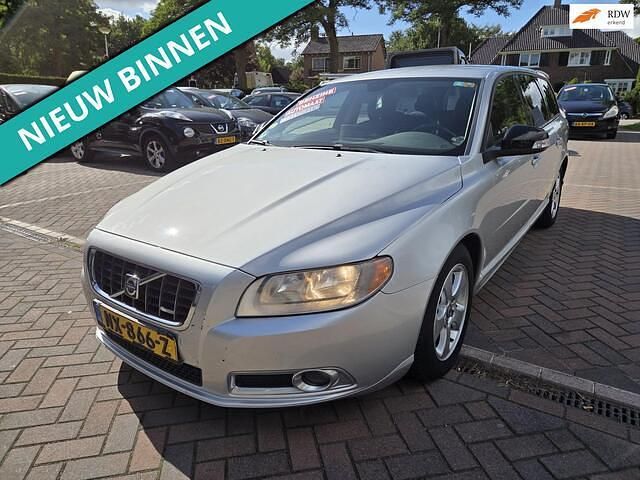 Grijs, metallic lak Gebruikt 2009 Volvo V70 Momentum Stationwagen | € 5.499 - Afbeelding 1/4