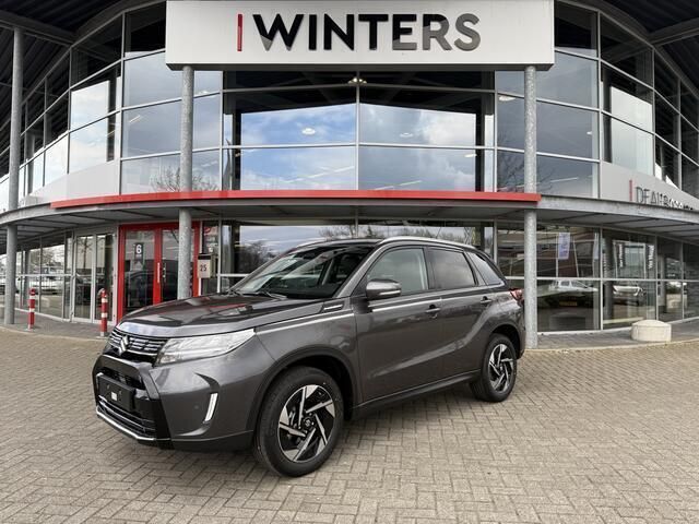 Grijs, metallic lak Nieuw 2025 Suzuki Vitara Style SUV | € 31.894 (Eerlijke prijs) - Afbeelding 1/4