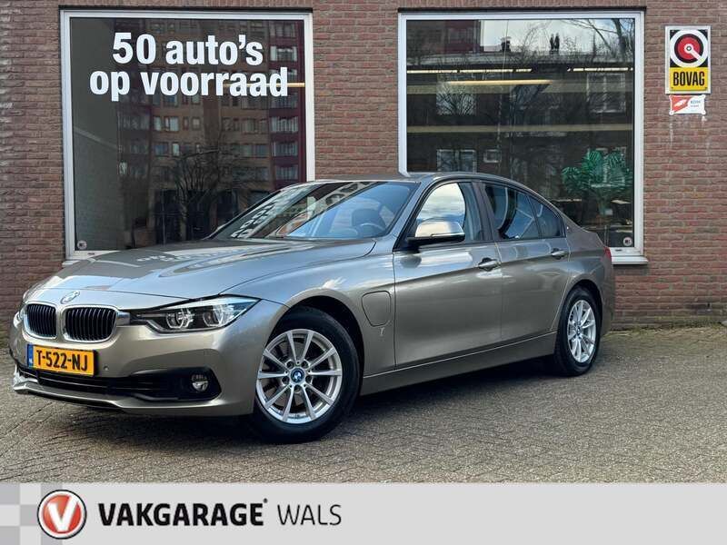 Grijs Gebruikt 2018 BMW 330 Executive Sedan | € 23.950 (Super prijs) - Afbeelding 1/4
