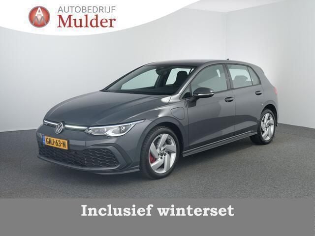 Grijs Gebruikt 2022 VW Golf VIII GTE Hatchback | € 28.445 (Goede deal) - Afbeelding 1/4