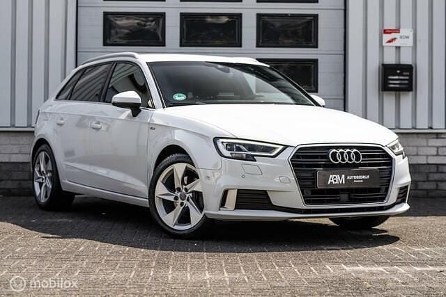 Wit Gebruikt 2017 Audi A3 Sportback S-Line Hatchback | € 16.950 (Eerlijke prijs) - Afbeelding 1/4