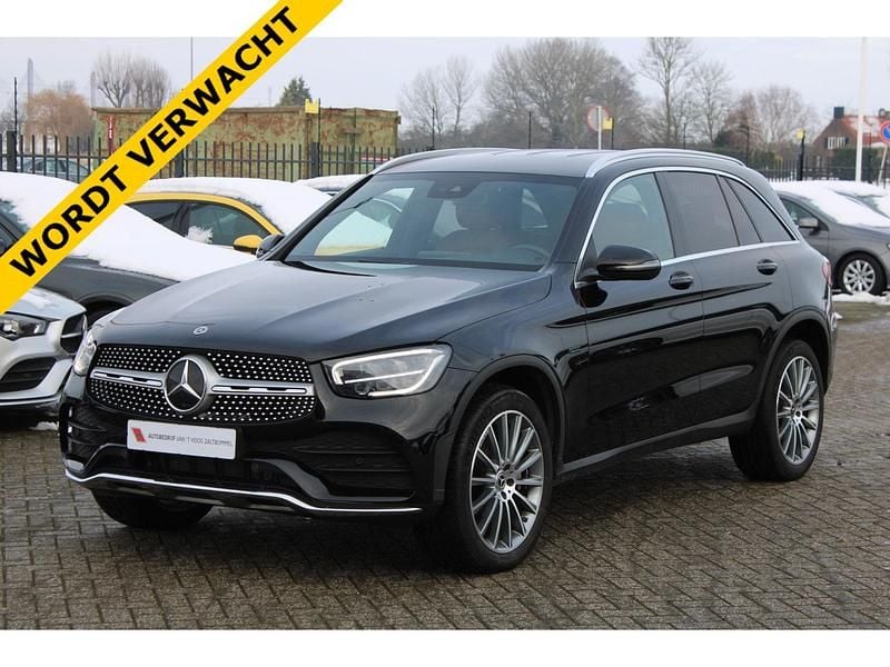 Zwart Gebruikt 2020 Mercedes GLC300 Business SUV | € 35.900 (Eerlijke prijs) - Afbeelding 1/4