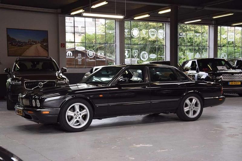 Zwart Gebruikt 1999 Jaguar XJR Supercharged Sedan | € 7.800 - Afbeelding 1/4