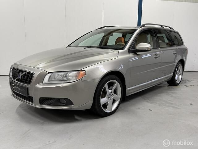 Beige Gebruikt 2007 Volvo V70 Momentum Stationwagen | € 12.945 (Iets duurder) - Afbeelding 1/4