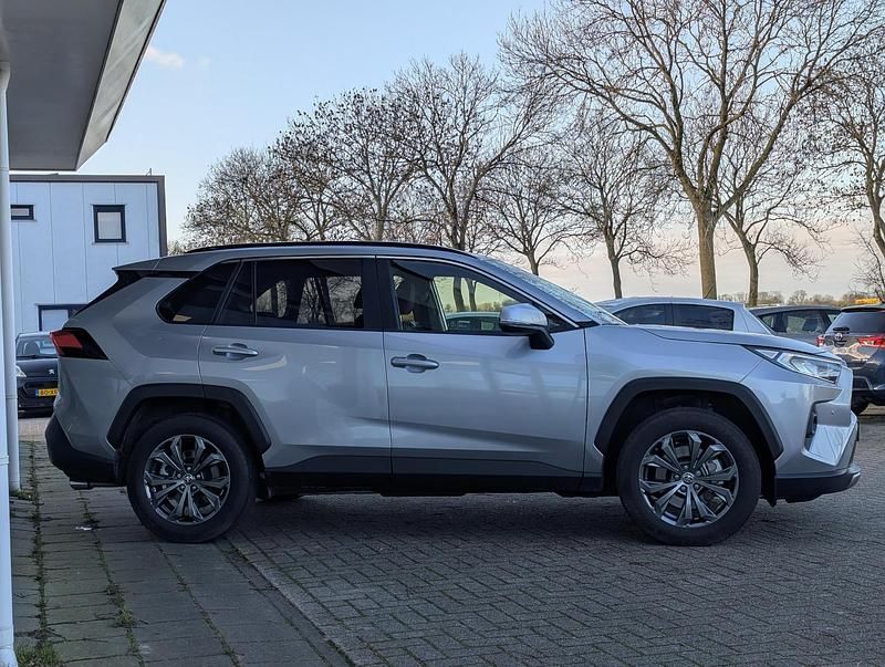 Occasion Toyota RAV4 Hybrid Plus 218 PK (160 kW) 2024 Grijs SUV