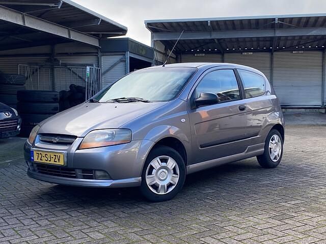 Grijs Gebruikt 2006 Chevrolet Kalos Hatchback | € 899 (Eerlijke prijs) - Afbeelding 1/4
