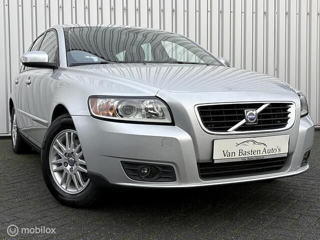 Grijs Occasion 2007 Volvo V50 Kinetic Stationwagen | € 6.995 (Duur) - Afbeelding 1/3