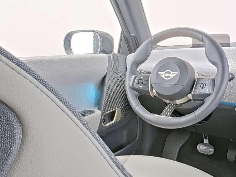 Occasion Mini Cooper Favoured 135 kW (184 PK) 2025 Blauw Hatchback