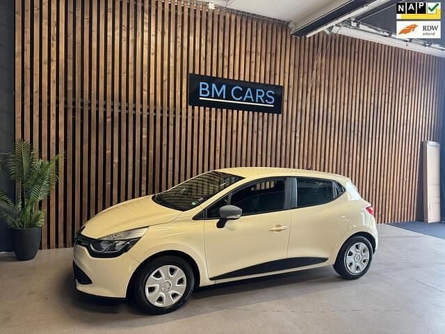 Occasion Renault Clio IV Expression 90 PK (66 kW) 2016 Bruin Hatchback