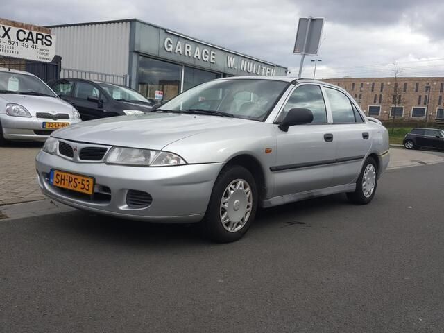 Grijs Gebruikt 1997 Mitsubishi Carisma Edition Sedan | € 900 - Afbeelding 1/4