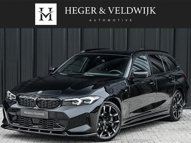 Zwart Gebruikt 2024 BMW 330 Shadowline Stationwagen | € 53.700 (Duur) - Afbeelding 1/4