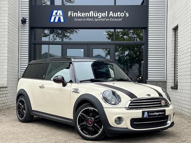 Wit Occasion 2011 Mini Cooper Clubman Chili Stationwagen | € 7.900 (Eerlijke prijs) - Afbeelding 1/4