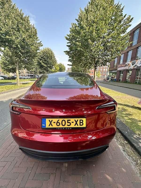 Occasion Tesla Model 3 RWD 208 kW (283 PK) 2024 Rood Sedan