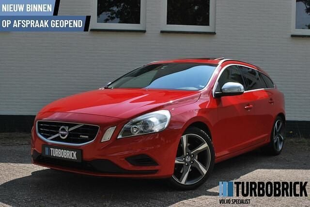 Rood Gebruikt 2011 Volvo V60 R-Design Stationwagen | € 12.895 (Duur) - Afbeelding 1/4