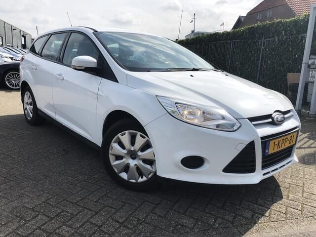 Wit Gebruikt 2013 Ford Focus Trend Stationwagen | € 2.750 (Goede deal) - Afbeelding 1/4