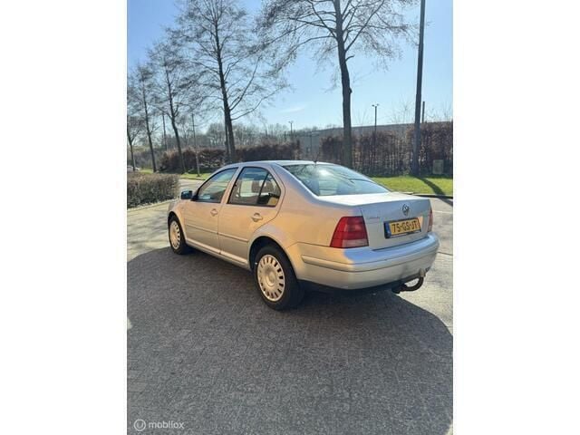 Occasion VW Bora Comfortline 105 PK (77 kW) 2001 Grijs Sedan