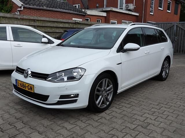 Wit Gebruikt 2016 VW Golf VII LOUNGE Stationwagen | € 7.750 (Goede deal) - Afbeelding 1/4